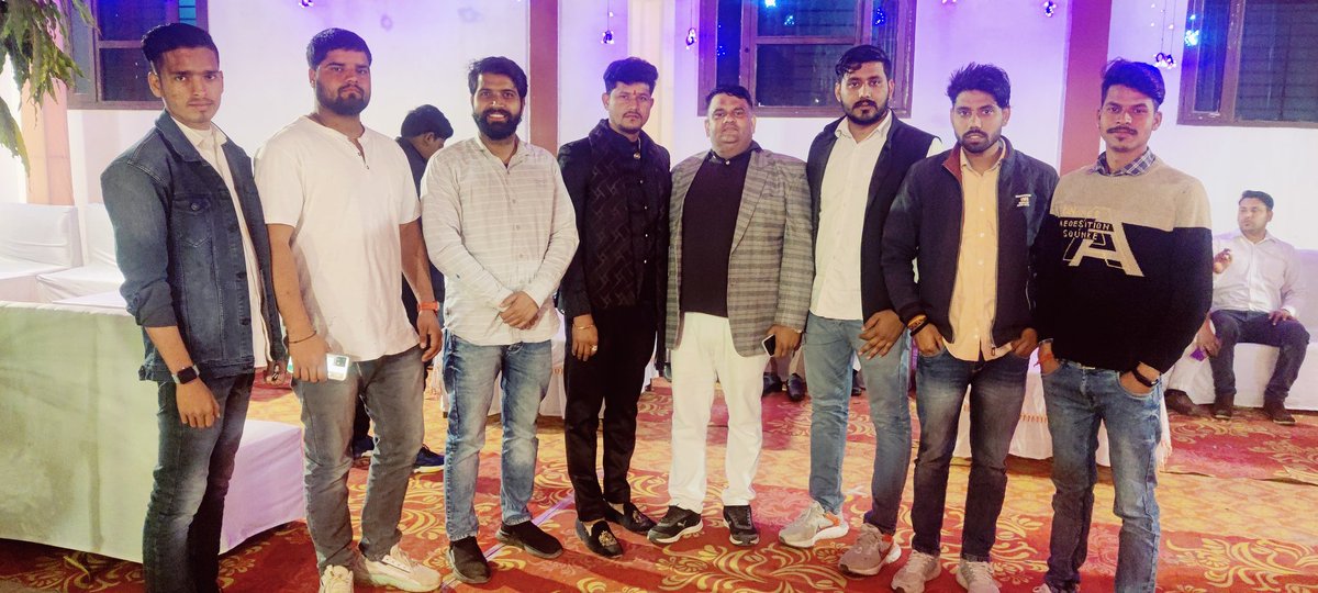 Upadeshchauhan3's tweet photo. #युवा_ए_उत्तर_प्रदेश 
#upadeshbhaiya #trending #agra #allsolution #help #EtmadpurVidhansabha2027 #mla #Politics #bjp #etmadpur #Yuva #Netaji #Teamupadesh #Upadesh_Singh_Chauhan
🙏🙏 https://t.co/WJGjC6OtRW