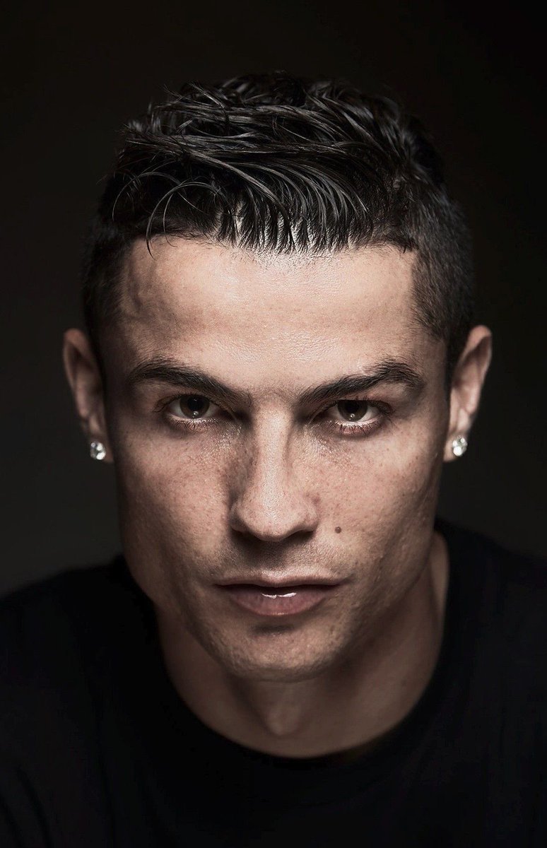Gols em janeiro de 2023:
🇫🇷 Mbappé: 5
🇳🇴Haaland: 4
🏴󠁧󠁢󠁥󠁮󠁧󠁿 Kane: 4
🇵🇹 Cristiano: 0

Gols em dezembro de 2023:
🇵🇹 Cristiano: 53 🤯🐐
🇫🇷 Mbappé: 52
🏴󠁧󠁢󠁥󠁮󠁧󠁿 Kane: 52
🇳🇴Haaland: 50

"Não importa como começa e sim como termina "