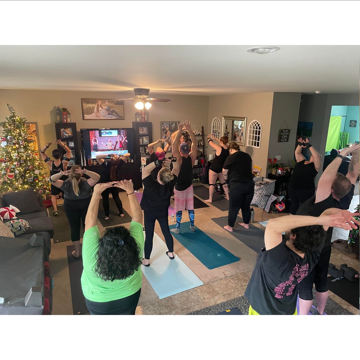 The house is full of Warriors today!!!
#DDPYWorks
#DDPYFamily
@DDPYoga