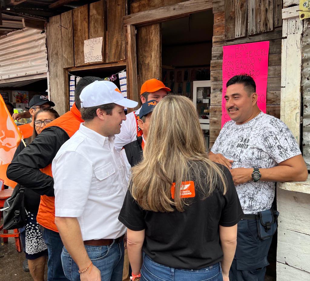 Recorriendo el mercado Manuel Sanchez Marmol en Cunduacan con nuestra precandidata <a href="/minesdelafuente/">Minés De la Fuente</a>