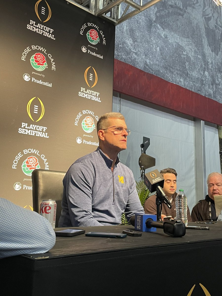 AlejandroAveela's tweet photo. Jim Harbaugh: “Jesus would’ve been a five-star recruit” https://t.co/EFj2BDYbIj