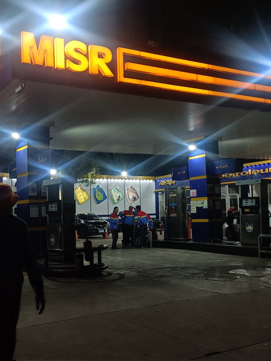 manjiree_56's tweet photo. In Egypt  petrol is of 10 pounds 1 litre, like legit only 27 inr :(( https://t.co/TbMxybbrVU