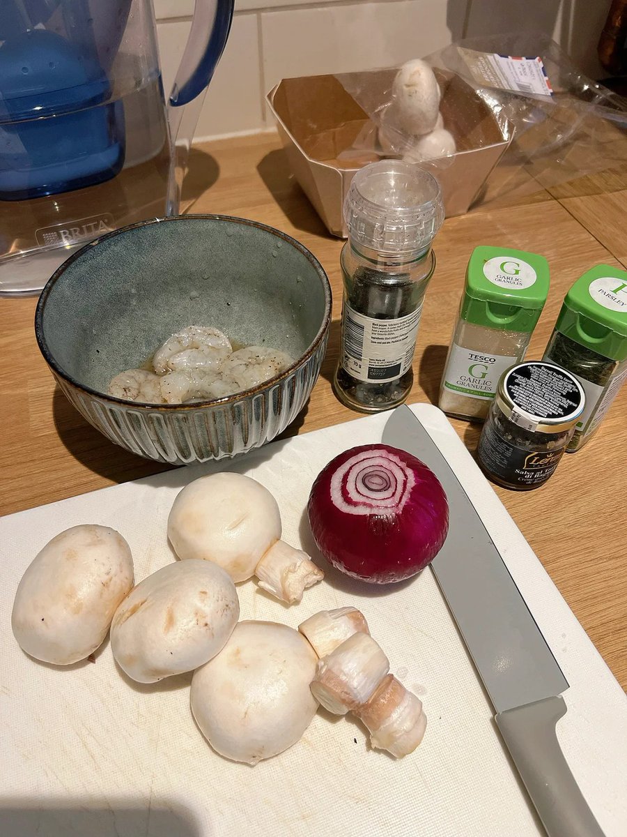 adac6ei3mo's tweet photo. In the weekend, Meal cook at home🍲 https://t.co/z1smhcvbOo