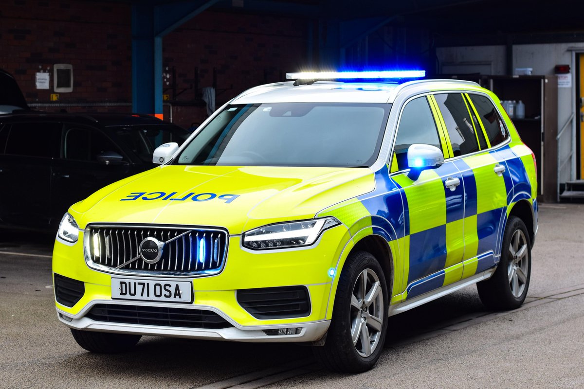 ShaunfromDurham's tweet photo. Last of the Staffordshire pics, thanks to the friendly @StaffsDogs team for helping with a few pics of their cars. Love the XC90s! 🚔 https://t.co/vrfrEFYYrH