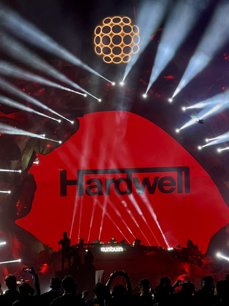 what a crazy set <a href="/HARDWELL/">Hardwell</a> 🫶🏼