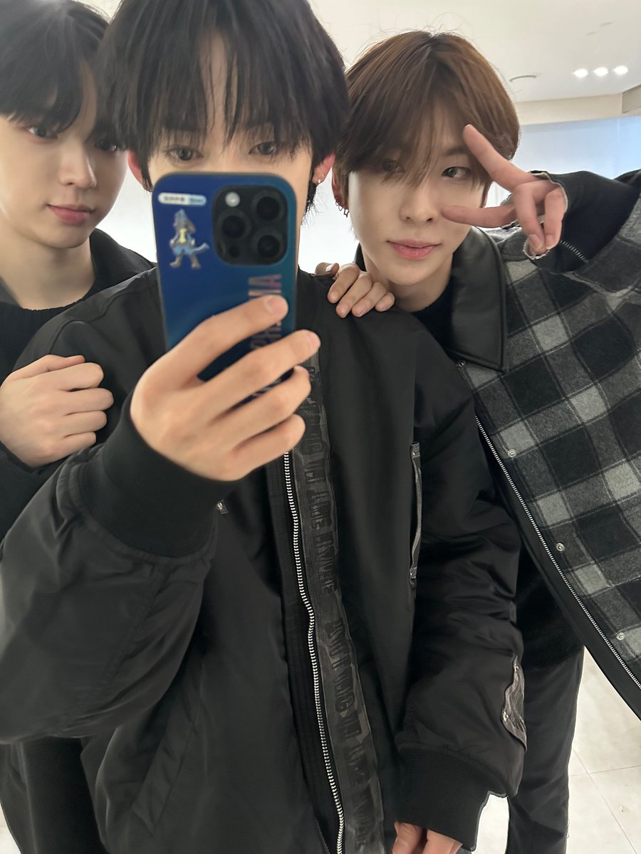 NaKamden_FR's tweet photo. ★ | WVRS | 30.12.2023

› #KAMDEN : Fans~ nous serons en live dans 10 minutes, vous viendrez?? ☺️ Ce sera amusant..

#NAKAMDEN #나캠든개론 #나캠든
#앰퍼샌드원 #AMPERSANDONE https://t.co/KBVyn4vC8T