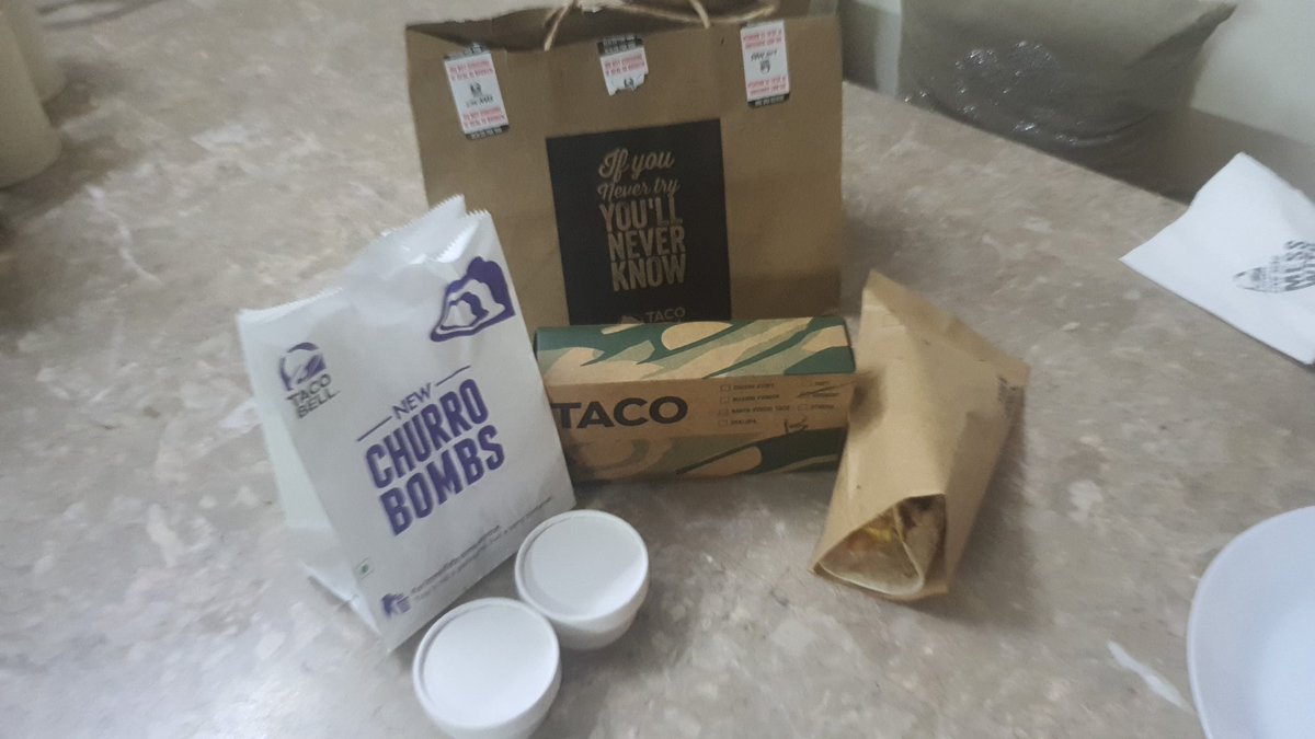 yad700's tweet photo. @tacobellindia ordered something got something . Pathetic service . 4 out 5 items not recvd,  2 items not ordered received . Infiniti mall , Malad west , Mumbai outlet is the worst . @tacobell @Swiggy @ https://t.co/3ZbOQwh6iz