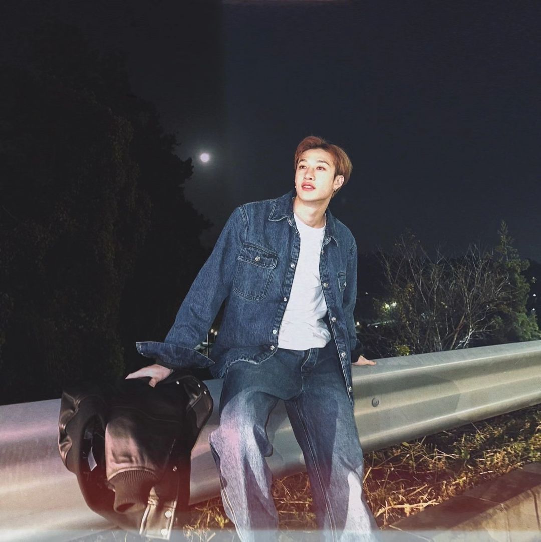 foto dipinggir jalan tol mana bang?? 
#BangChan