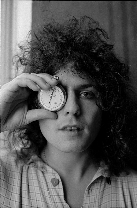 BoppingElf77's tweet photo. THE NEW YEAR COUNTDOWN HAS STARTED
Marc Bolan © Michael Putland, Château d'Hérouville 1972.
#MarcBolan #TRex #Time #Photography #Portrait #MichaelPutland #NewYear https://t.co/hULstP6ONn