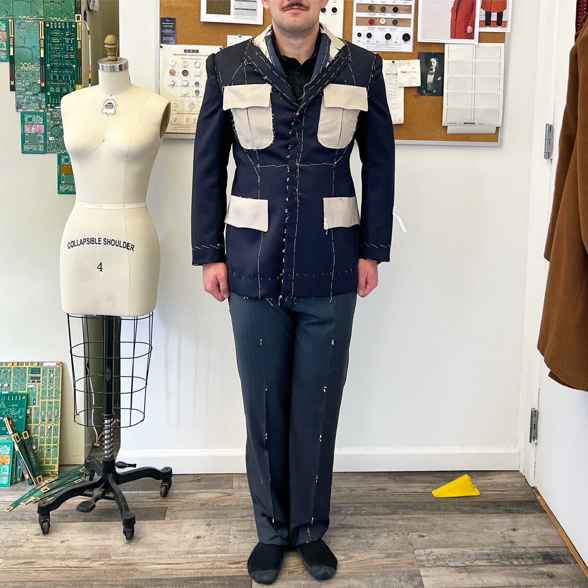 DavidReevesNYC's tweet photo. #USMilitary #USArmy #usmarines #USairforce #USNavy #spaceforce we don’t just make fine clothes for civilian’s we also make the finest uniforms in the USA https://t.co/e3NzhNE4Yp