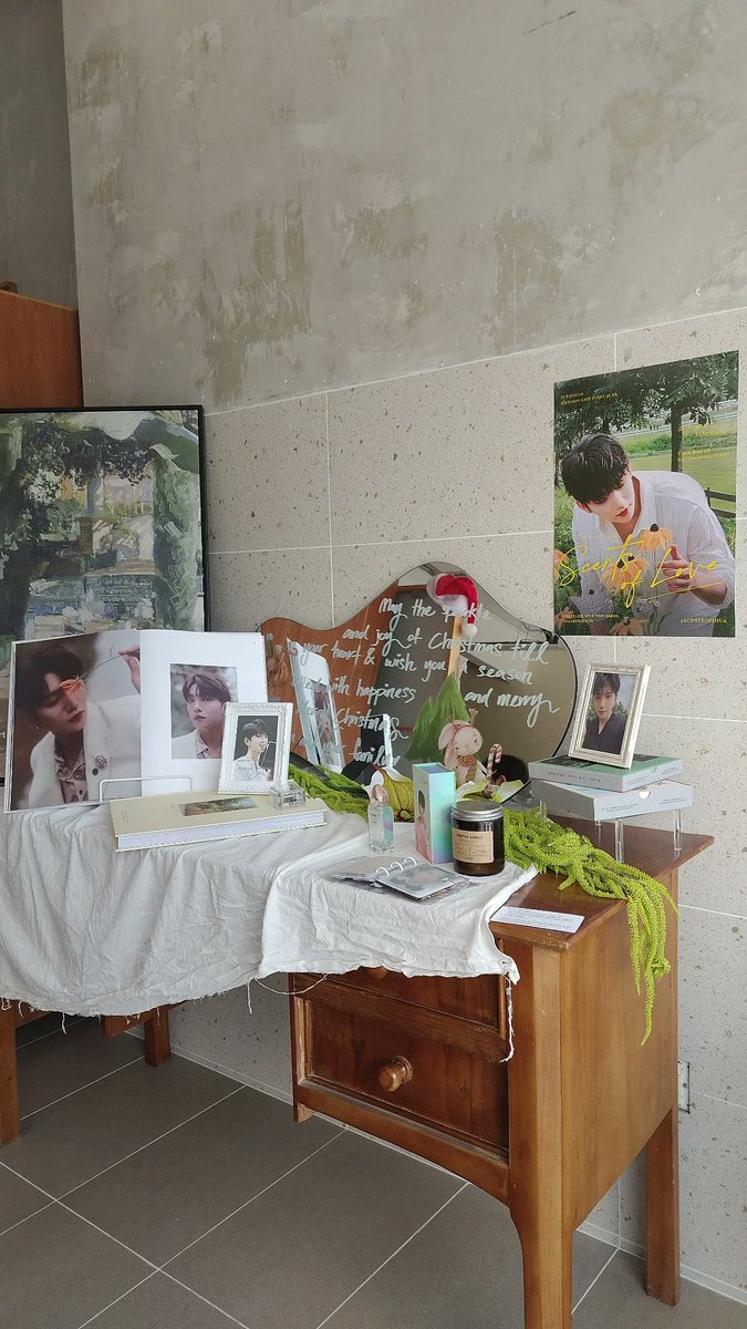 wyannnii_'s tweet photo. 12 30/. Had a great day🦌🎂🤎
Love the environment and decoration💖
But a bit sad that the Joshua cakes were sold out at that time🥹
#ScentsOfShua https://t.co/uuJXNWz5wG