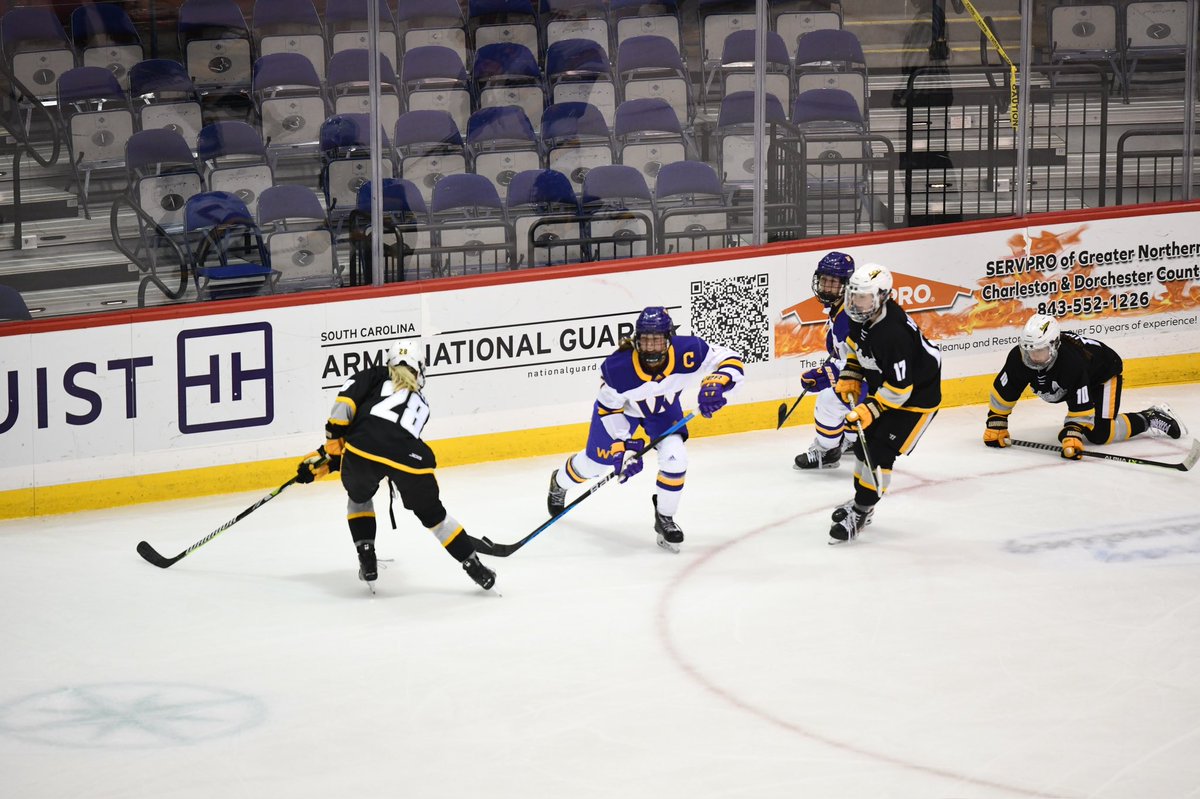 The first NCAA women’s hockey game this weekend in North Charleston is underway at the Coliseum!

@AdrianWHockey vs @EphSports 👊

#RaysWomenInSportsNight