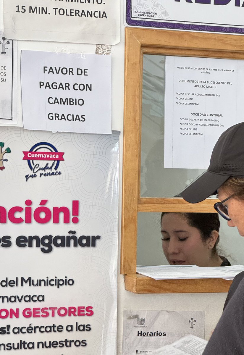 paolanet13's tweet photo. @CuernavacaGob esta persona que tienen empleada en las oficinas de La Selva es la más prepotente, grosera y lenta. Tarda de 30-40 mins por persona, cierra antes si se fastidia y su actitud en general es pésima. Sería bueno revisen a quien contratan y da la cara por ustedes https://t.co/jc0v6GtRxu
