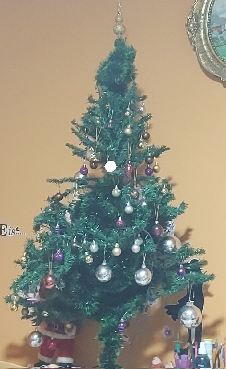 ginalash__'s tweet image. Kako mislim da izgledam kad se sredim vs kako zaista izgledam