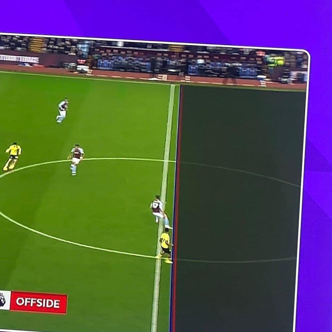 MarSavvy1's tweet photo. Is it me or does it look like the line isn’t straight? #twitterclarets https://t.co/6LuWpvaENF
