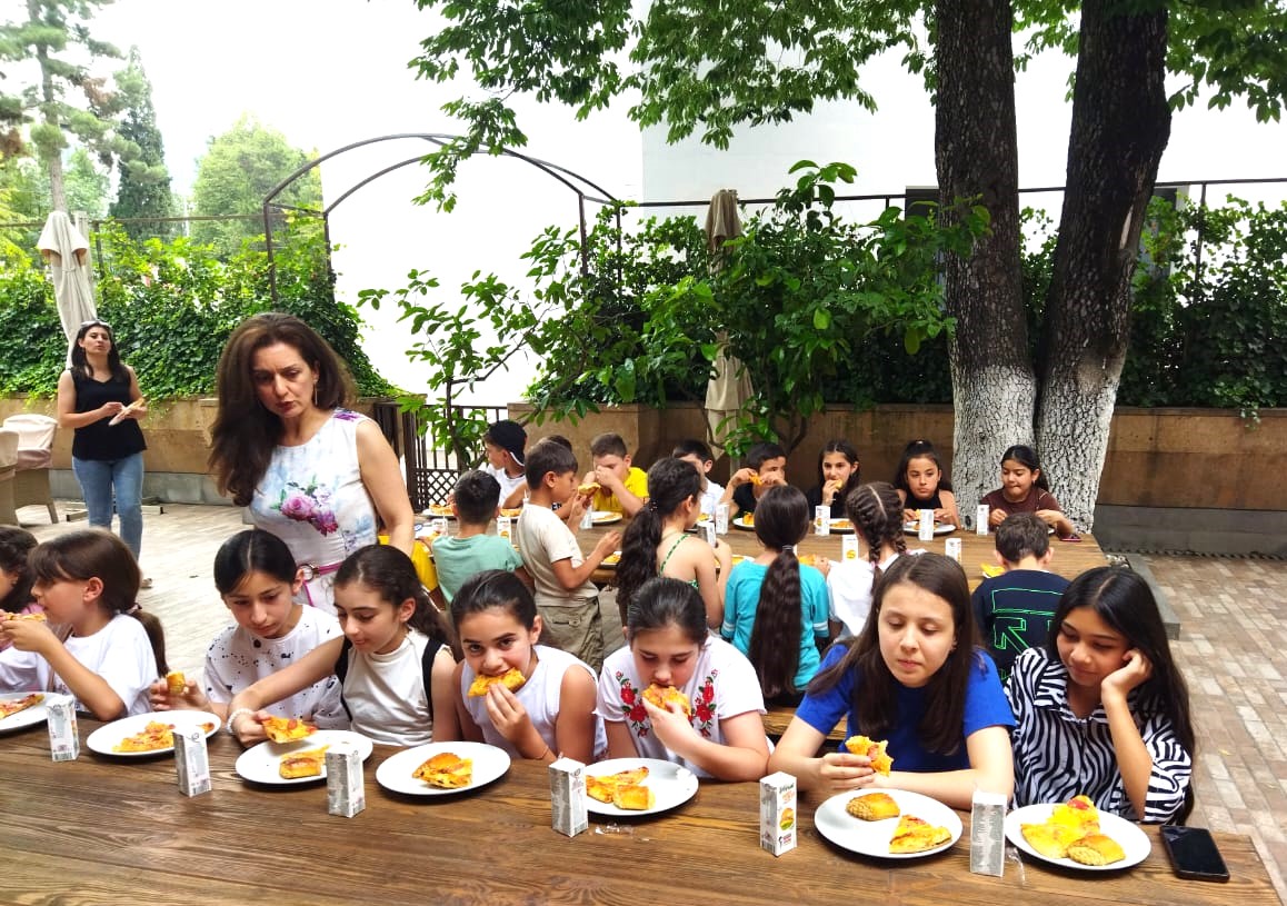 Lika Zakaryan (@likazakaryan) on Twitter photo An article about children, taking home a pie they were given to share with their family... Psychologists, who worked in unbelievable conditions... And the resistance of #Artsakh people during the blockade.
indiepeace.org/pies/
<a href="/indiepeaceuk/">Indie Peace</a> An article about children, taking home a pie they were given to share with their family... Psychologists, who worked in unbelievable conditions... And the resistance of #Artsakh people during the blockade.
indiepeace.org/pies/
<a href="/indiepeaceuk/">Indie Peace</a>