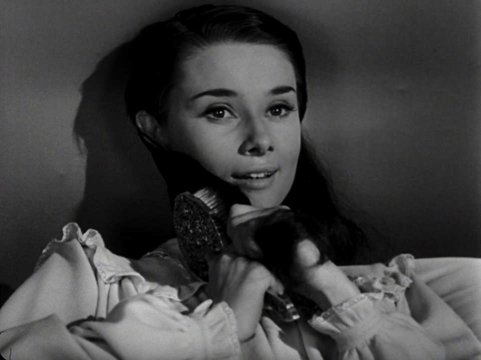 TheCinesthetic's tweet photo. audrey hepburn in 'roman holiday' (1953) https://t.co/FsrcnbSjV1
