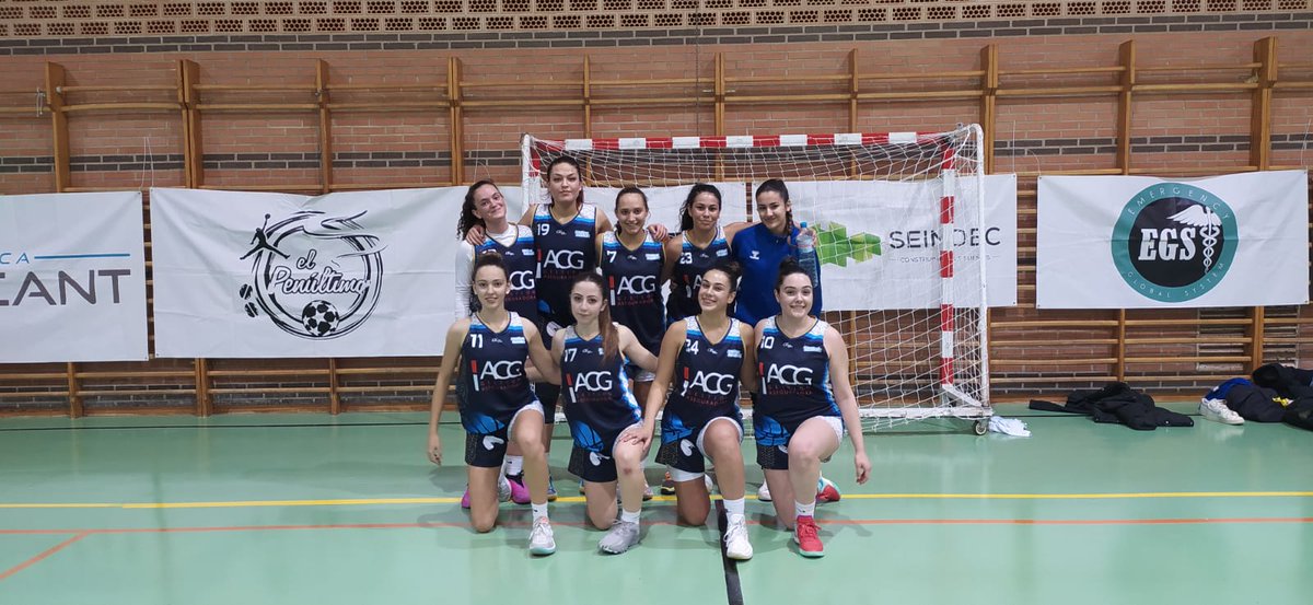 CB_Caravaca's tweet photo. 🏆🏀 @molinabasket campeonas en la categoría Junior Femenino

¡Enhorabuena equipazo! 👏

#baloncestofemenino #TorneoDeNavidad https://t.co/bHRrEvnf2N