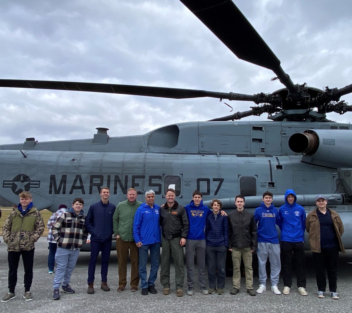 Captain Patrick Finley ‘11 (USNA ’15) hosted Fr. Baker, Mr. Albornoz and several of our Dons today at Martin State Airport today. Capt. Finley will be taking part in a flyover tomorrow in advance of the Ravens vs. Dolphins game. Thank you for your service, Patrick!