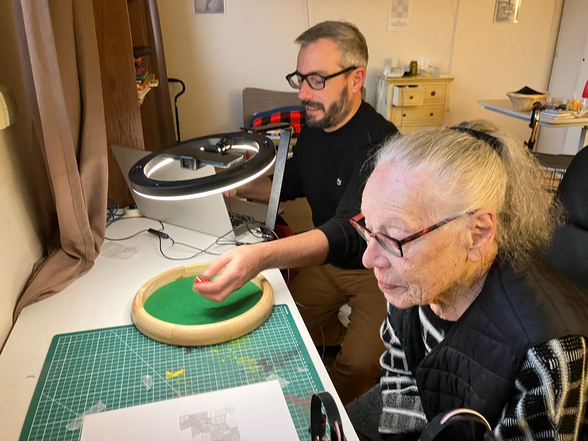 v3ga's tweet image. In November, I had the immense honor of meeting Vera Molnar with whom I made a plotter drawing while playing dice with her. 
It was with emotion that I was able to listen to her talk about the first plotters she had used. This moment will definitely remain in my memory. 
[1/3]