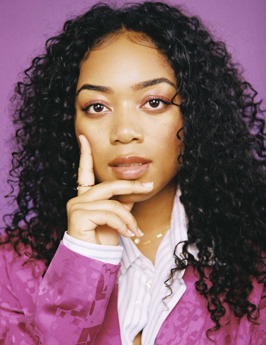 chartdata's tweet image. #UMI is #1 on US iTunes for the first time in her career.