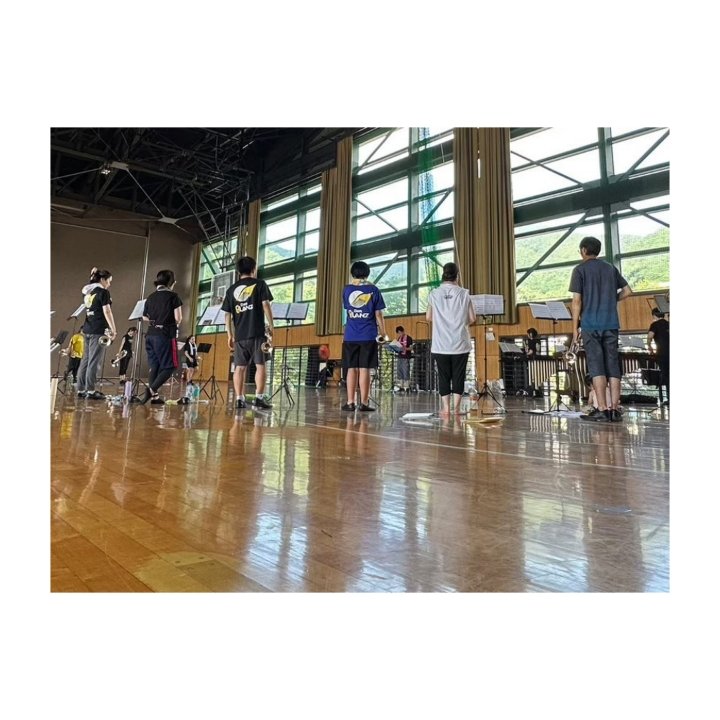 8123_j's tweet photo. 今年度からパーリーに任命され、
色々思考錯誤をして、自分が出来ることしかやって来なかったのですが、それでもパートの全員欠けることなく浜松オープンに出れたことが1番の思い出になりました😊

#DERGLANZ https://t.co/Pl4i4g0g35