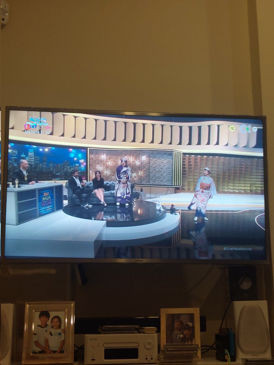 CommonDog's tweet photo. The wife filling in for her sister (for about 20 secs) on the Canarian TV Chat Show 'Una Mala Noche' before performing as the Morimoto Sisters - aleays fun to watch them perform together and I am very proud of her. https://t.co/yp4LzAIB37