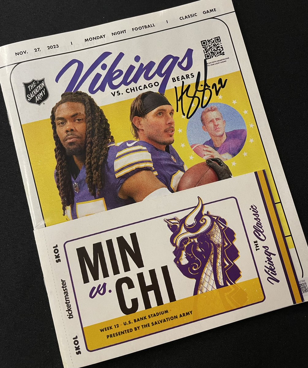 LindseyMNSports's tweet photo. Hey #Vikings fans! As we close out 2023, I’m teaming up w/my friends at @FanHQ to ** GIVE AWAY **  this Vikings Playbook autographed by Harrison Smith at a FanHQ signing! 

All you have to do to be entered is follow me + @FanHQ, then repost! 

Winner will be picked 1/1/24 ☺️ https://t.co/f4X5YE6Xbg