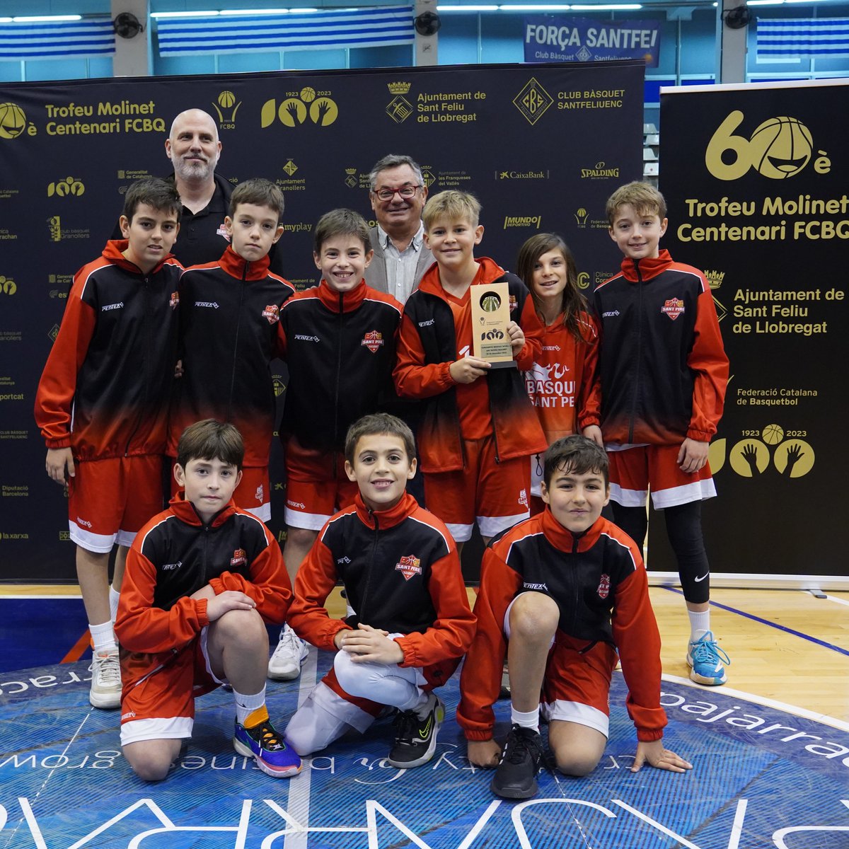 FCBQ's tweet photo. 🏆 El @cbartes venç el @CBSantPere en la final i es proclama campió de Nivell C masculí del 60è Trofeu Molinet Centenari FCBQ - 20è Torneig de Nadal del CB Granollers. Enhorabona!

💯 #a100ambelBàsquet🏀

🔗 https://t.co/BgRaWGKgOr | #TrofeuMolinetBQ #TorneigNadalCBG https://t.co/EzBJRElHtf