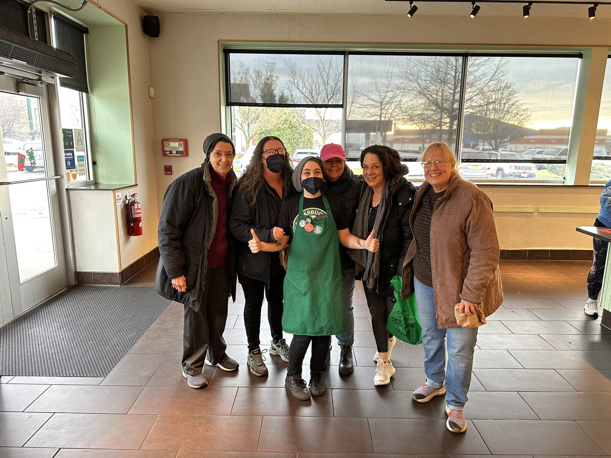 These local Brooklynites come in to Ceasar’s Bay Starbucks to get their coffee bc we are the union store in their community. 💚 Ty for all your kind words of support it was the best way to end my last work day of 2023. Solidarity forever. @SBWorkersUnited