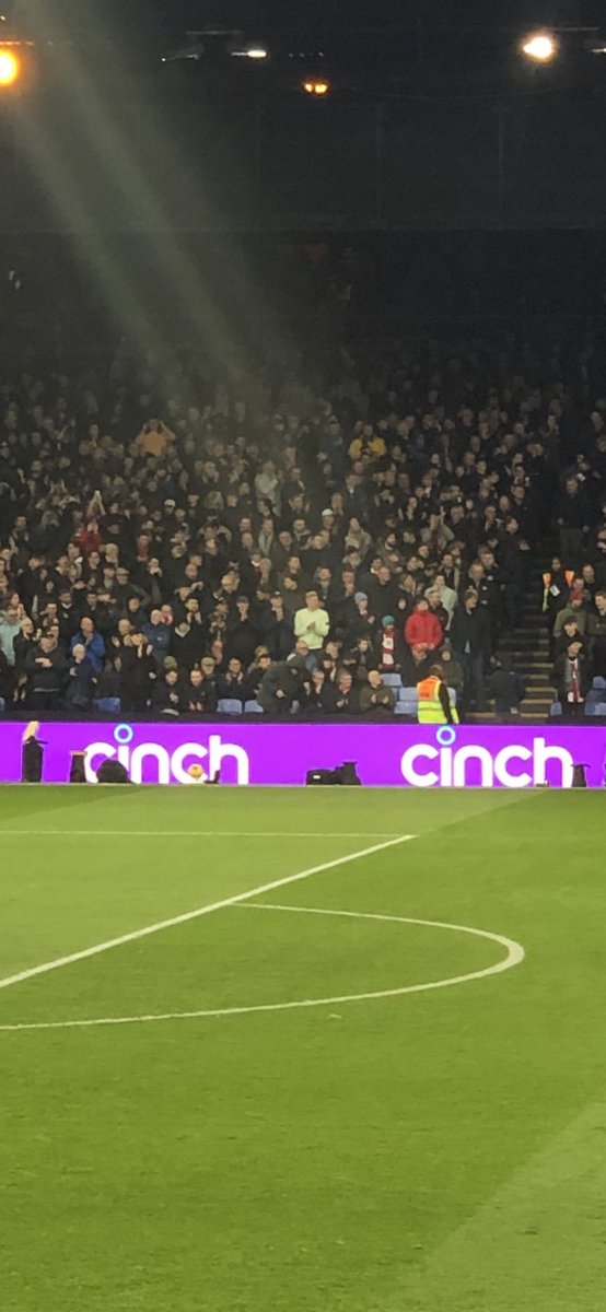 andrewhutton7's tweet photo. Someone must of got a new jumper for Christmas 
@BrentfordFC https://t.co/MpMWY3w1An
