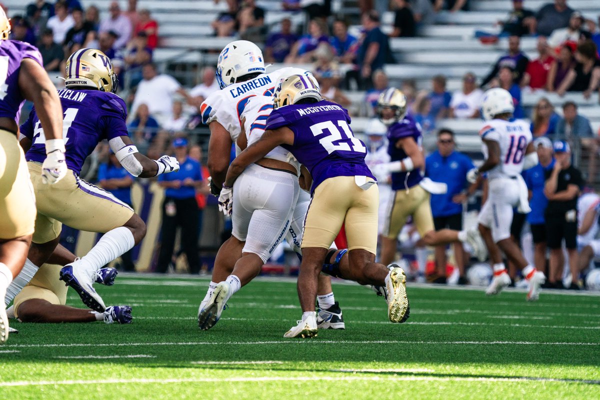 UW_Football's tweet photo. Happy birthday @DysonMccutcheon‼️🥳 https://t.co/0JfqBA3EvR