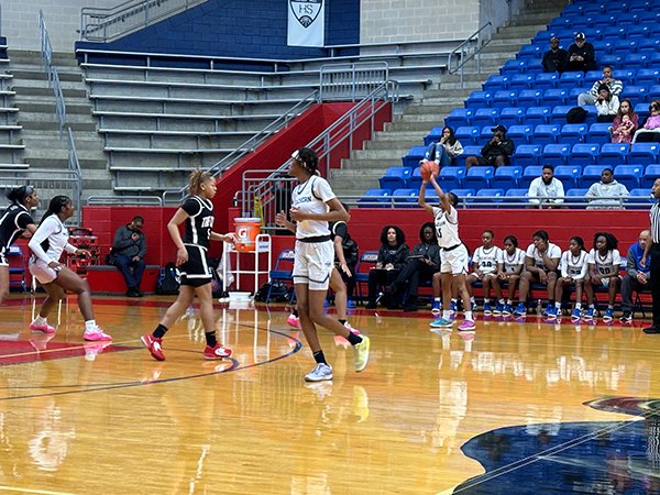 10:30 games are in the book. Pantherettes Win. Updated Bracket and Box Scores here: sandrameadowsclassic.com/bracket_2023.h…
#meadowsclassic #txhsbb #txhshoops #maxpreps #prepgirlhoops