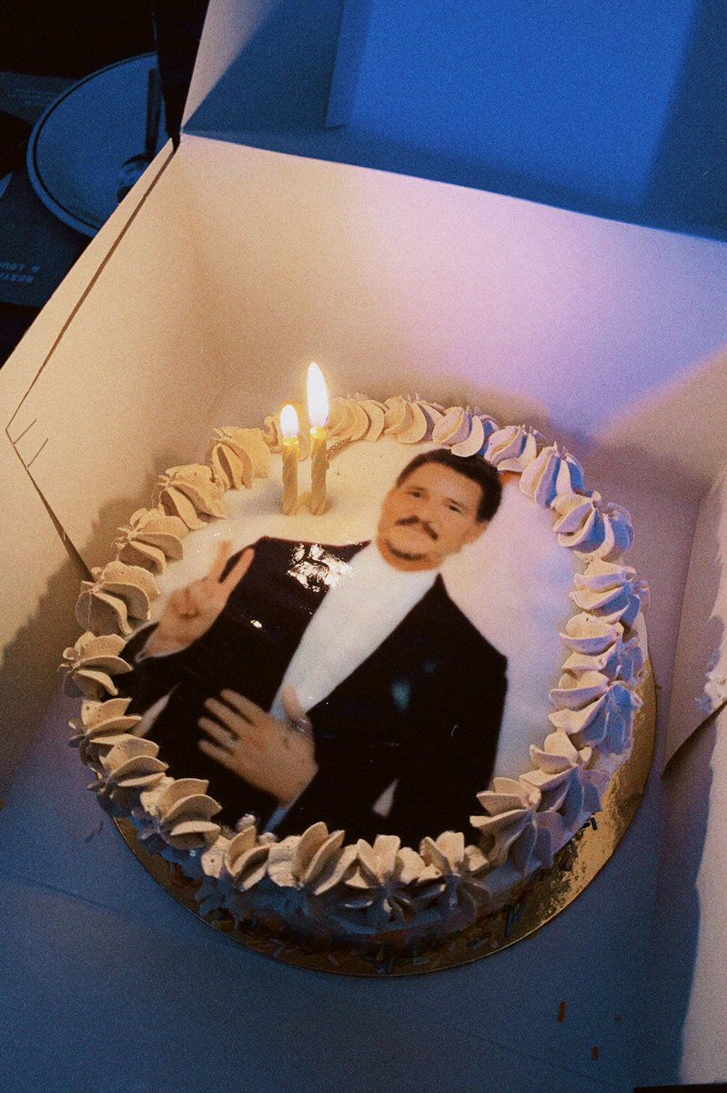 smalldisaster's tweet photo. La mejor tarta del mundo mundial? Yo digo sí 🥹 https://t.co/RlnHqDFT4Y