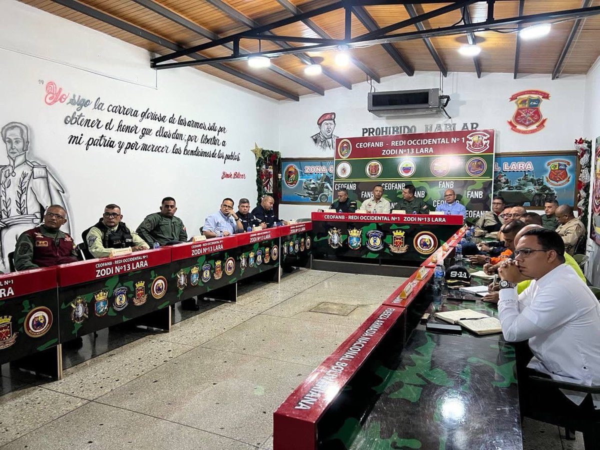 AdolfoP_Oficial's tweet photo. #30Dic Recibimos al GD. Endes Palencia, viceministro del Poder Popular para la Prevención y Seguridad Ciudadana en la Zodi Lara, junto a Oswaldo Araque, Obispo de Guanare y Administrador de la Arquidiócesis de Barquisimeto y demás autoridades, para conversar y planificar el operativo que se conformará antes, durante y después del 14 de enero en víspera de la visita 166 de la Divina Pastora. 

Todo el equipo del @gobiernodelara, FANB, Organismos de Seguridad Ciudadana y Gestión de Riesgos activos para el resguardo del próximo 14 de enero. 

@PalenciaEndes @Seguridad_Lara