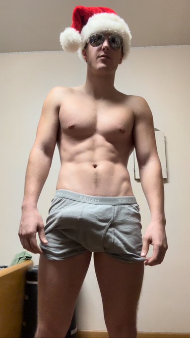 Santa is back to drop off one more present 💦🎁 https://t.co/VNB8PVvXMo