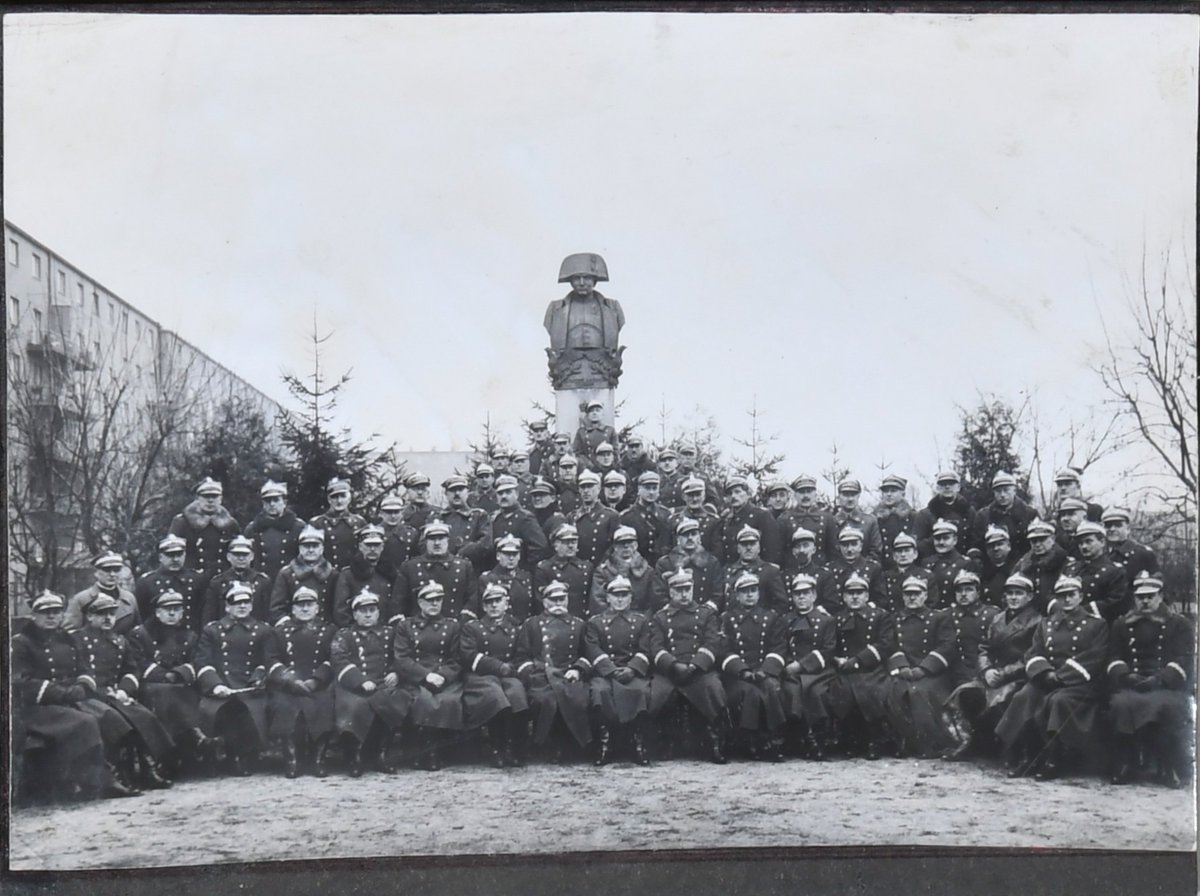 Dec 1934 Course for higher commanders- Row (1) 4 Wieniawa-Długoszowski 10 Śmigły Rydz 11 Kazimierz Sosnkowski 12 Tadeusz Kasprzycki 16 Czesław Jarnuszkiewicz 17 Michał Tokarzewski-Karaszewicz Row(2) 10 Władysław Anders 14 Władysław Langner Row(4) 2 Franciszek Kleeberg