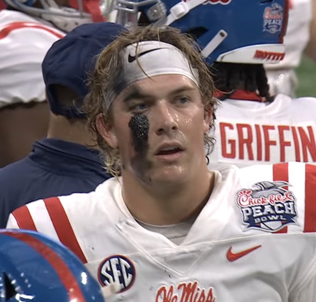 ChrisVannini's tweet image. Jaxson Dart's eyeblack is inspired by Anakin Skywalker. 

A man of culture who appreciates the prequels.