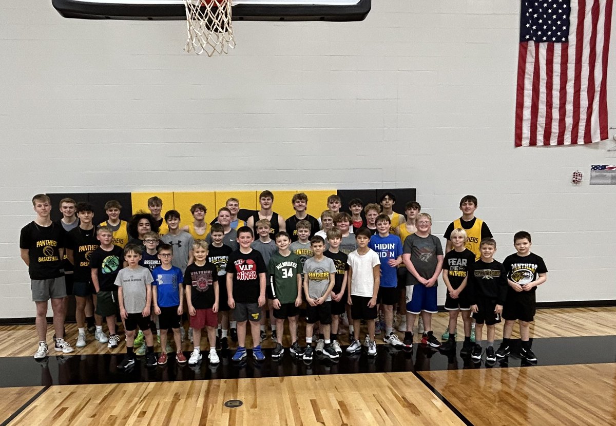 AmyBailey1970's tweet photo. KPRV 3rd-8th grade girls and boys Christmas basketball camp was a huge success! Keep learning, working on your fundamentals and having fun🏀 https://t.co/ZjINWXViH9