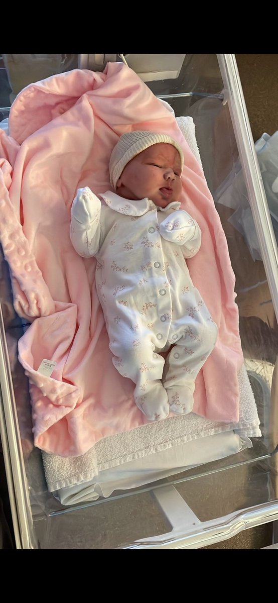 craigallen1974's tweet photo. Good Evening twitter ,meet the latest addition to the family our beautiful grand daughter Frankie Paige Walsh 👶🏼💗 #5andcounting https://t.co/2eoNummhXk