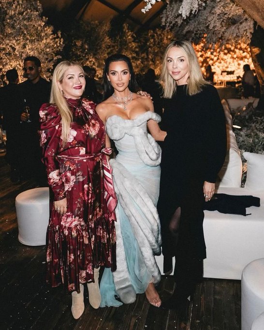 Watch Kim Kardashian's leaked NSFW photo on TwXstars