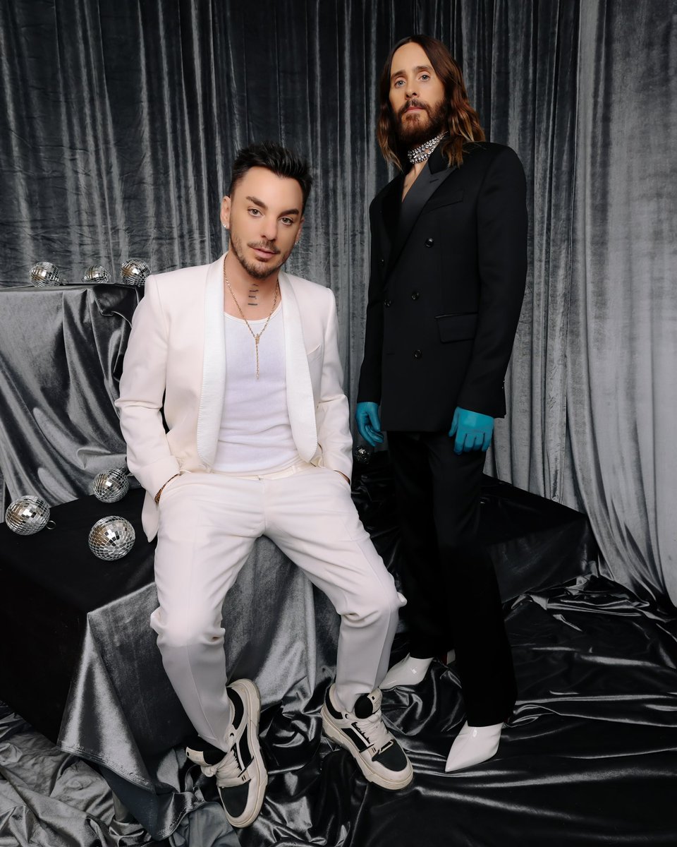 JaredLeto's tweet photo. One more day until New Year’s @rockineve 🎉🪩🕺🏻

Who’s tuning in tomorrow at 8/7c on @ABCNetwork ?!
#RockinEve 🎆

📸: @virisayong https://t.co/D03OfPjhq0