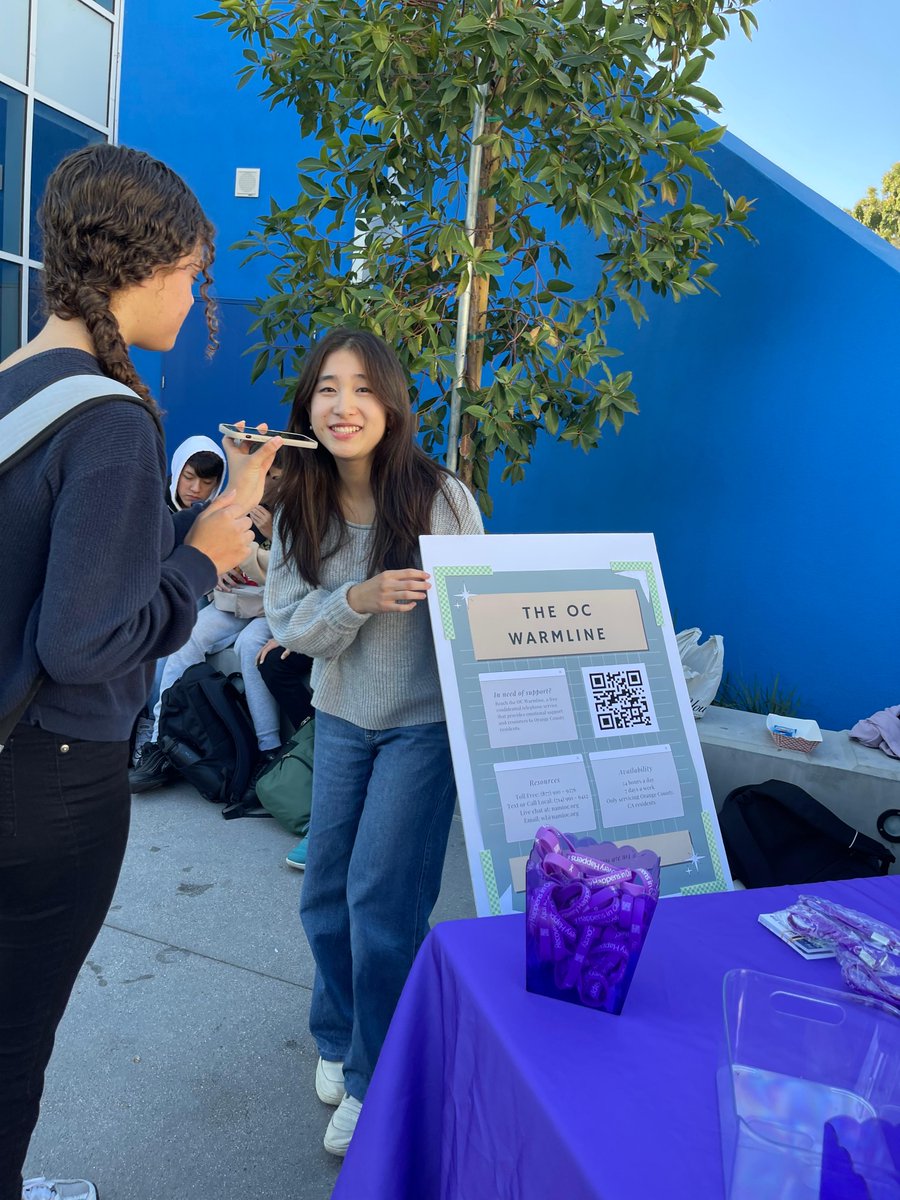 ADEPT joined @losalamitoshigh and @lahsemergingleaders to raise awareness about drug & suicide prevention. The Emerging Leaders Club made posters promoting resources like OC Navigator. Explore OCNavigator.org for more! #MentalHealthMatters #RecoveryHappens #OCNavigator