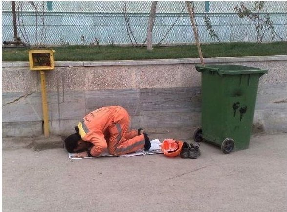 قال النبي ﷺ: (إنَّ الله لا ينظر إلى صوركم، ولا إلى أموالكم، ولكن ينظر إلى قلوبكم وأعمالكم)..