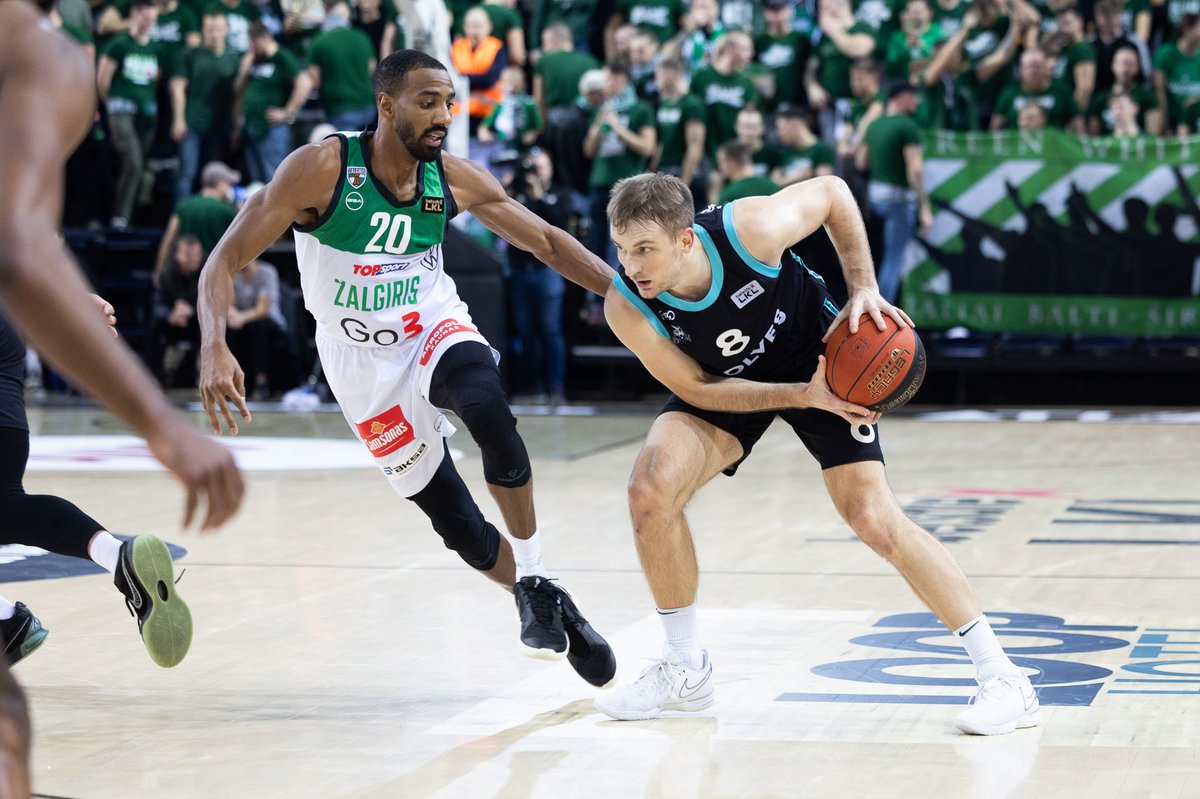 wolves_bc's tweet photo. Wolves - Besiktas 54:67 after 3Q #WeAreWolves #CitadeleKMT https://t.co/Fe15ciIHxb