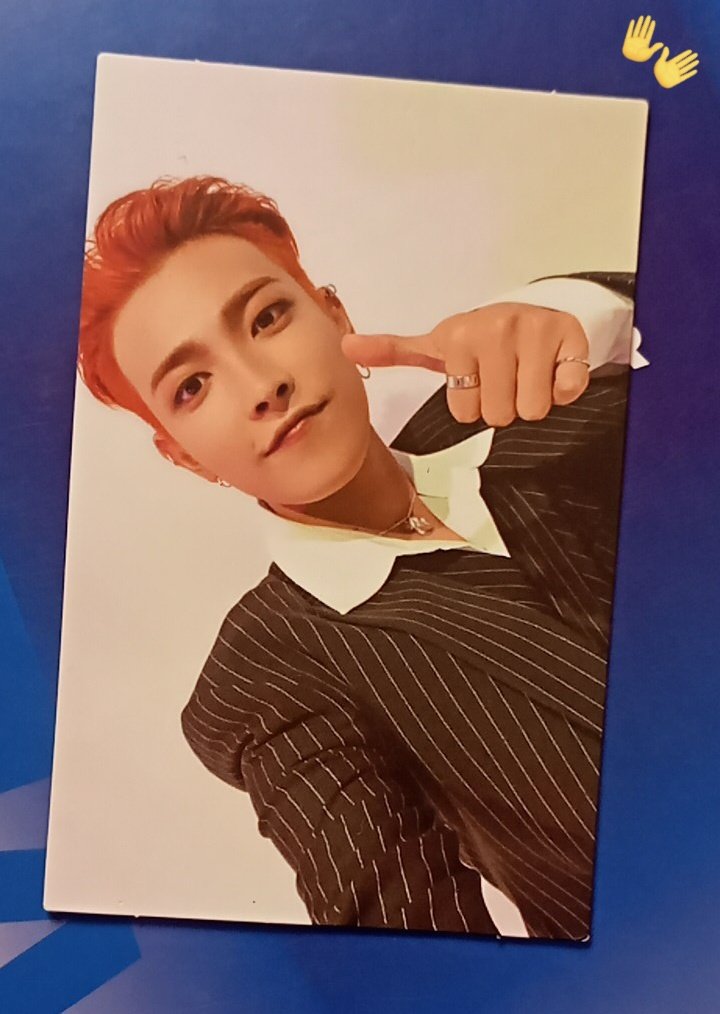 joongffw's tweet photo. Alguien q me pueda decir pq mi PC de Hongjoong tiene esa esquina como amarilla?? 😭😭 https://t.co/53LxVBB7kQ