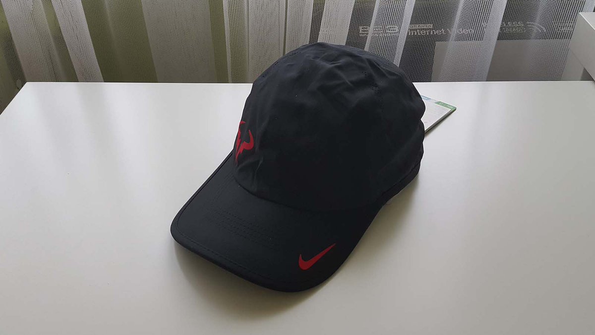 memorathoner's tweet photo. #️⃣140 @AlfonAldana
From the #Nike Summer ‘14 tennis 🎾 lineup, a Black w/University red Rafa Bull Logo 2.0 #featherlight cap 🧢 [613966-011]. Unavailable in Europe, undug from the depths of a Michigan closet 🇺🇸
🙏🏻 @cal1tennisR for letting me have first dibs on it
#RafaHats #RNH https://t.co/SOpzf0y7jS