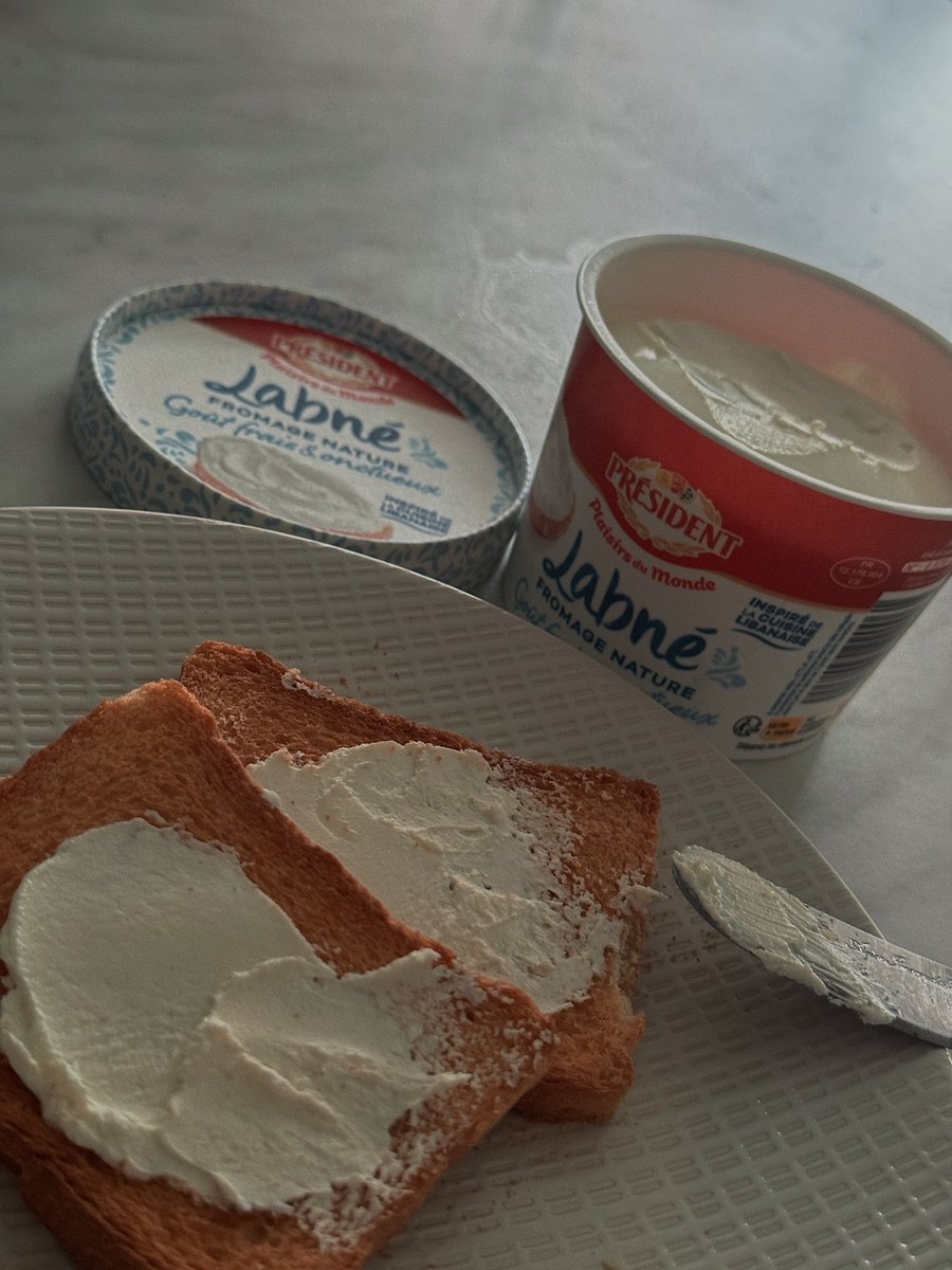 clumsx's tweet photo. Le test du jour, un fromage à tartiner inspiré de la cuisine libanaise !

President nous propose donc un fromage à la texture onctueuse avec une sensation de fraîcheur et légèreté. Ce fromage convient pour des recettes salés comme sucrés.

#president#labne#presidentlabne#sampleo https://t.co/L1dj6IFHDE