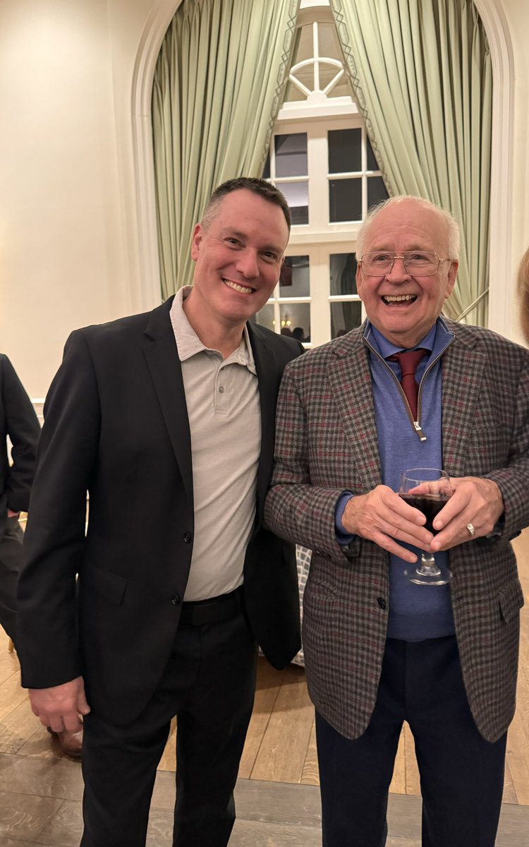LenMacPT's tweet image. Honored to attend the retirement celebration of Dr James Andrews last night! Such an inspiration to many and so amazing how many lives he has influenced over his illustrious career! Thank you!