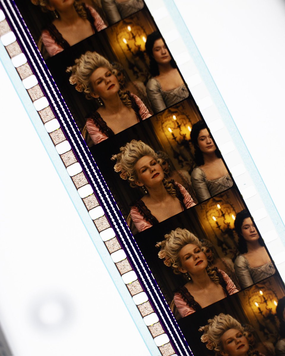 ProjectionistR's tweet photo. The spectacular cinematography of Lance Acord as seen in MARIE ANTOINETTE ποΈ Directed by #sofiacoppola & stars #kirstendunst
#lanceacord #marieantoinette #thefilmframeproject #filmframe #35mm #35mmfilm #upinthebooth #projectionist #projectionbooth #cinematography #filmreel https://t.co/9wXEtusa6M
